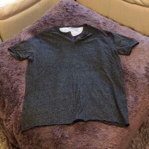 Men’s gray heritage collection V-neck tee